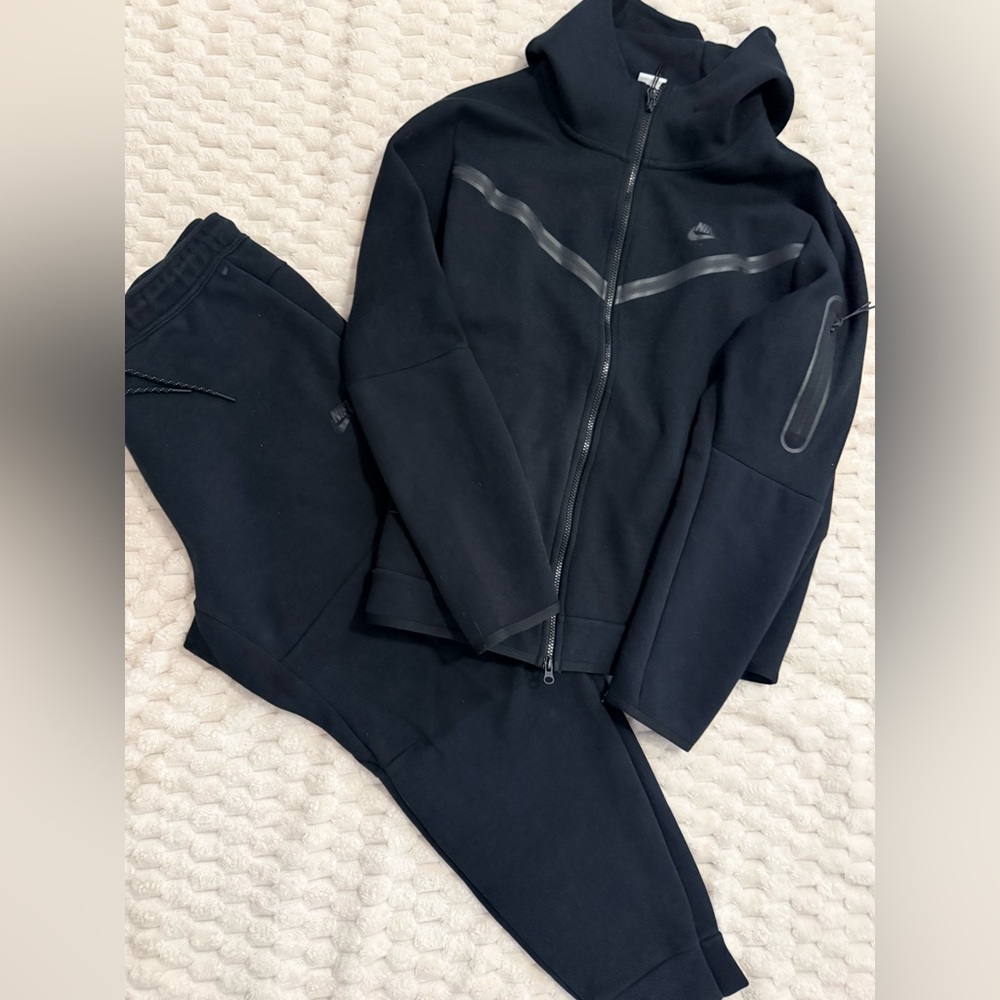 Nike Tech Black Tracksuit size XL